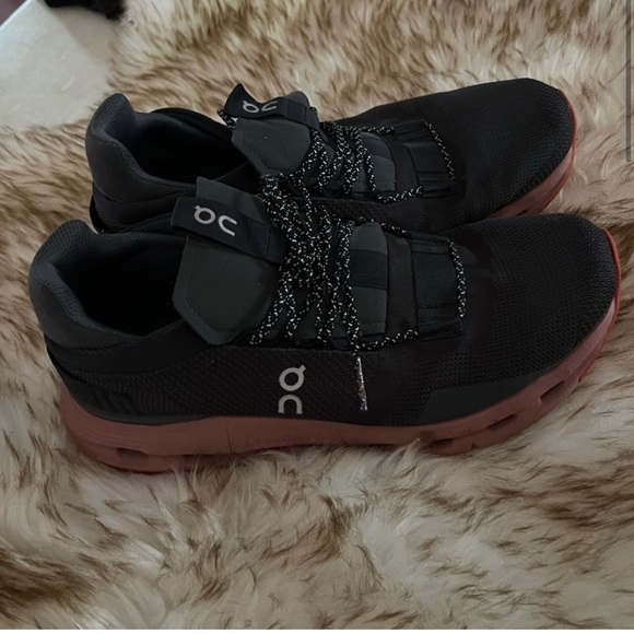 On Running Other - Men’s on cloud sneakers!!